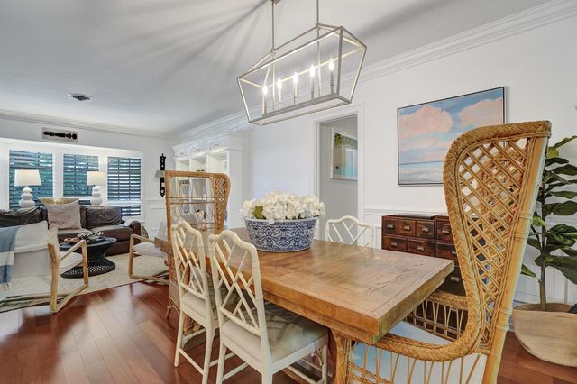 2749 NE 35th Drive, Fort Lauderdale, FL 33308