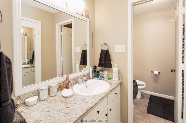 204 Harvard Court, College Station, TX 77840