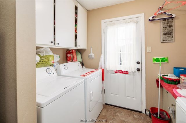 204 Harvard Court, College Station, TX 77840