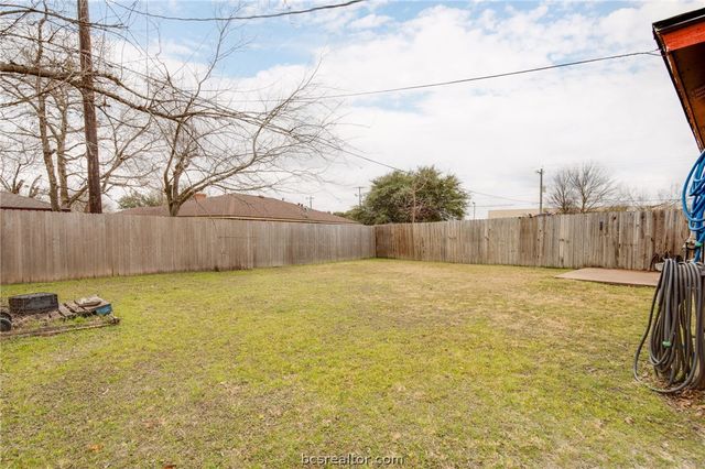 204 Harvard Court, College Station, TX 77840