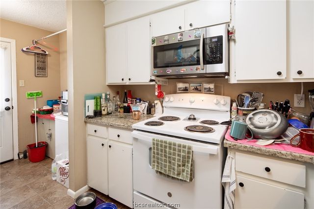 204 Harvard Court, College Station, TX 77840