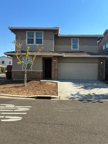 8434 Stellata Ln, Elk Grove, CA 95758