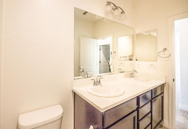 8434 Stellata Ln, Elk Grove, CA 95758