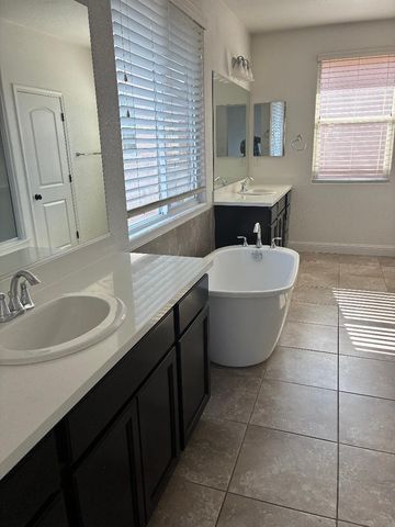 8434 Stellata Ln, Elk Grove, CA 95758