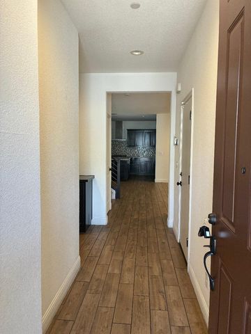 8434 Stellata Ln, Elk Grove, CA 95758