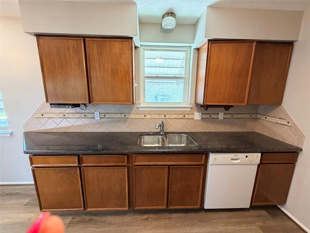 15930 Buccaneer Lane, Houston, TX 77062