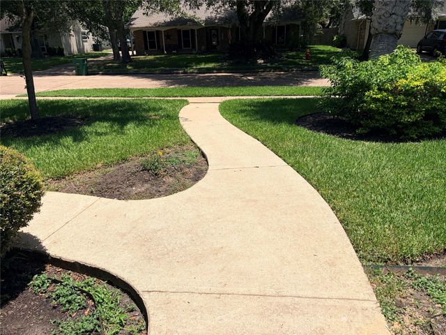 15930 Buccaneer Lane, Houston, TX 77062