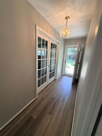 15930 Buccaneer Lane, Houston, TX 77062