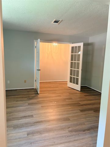 15930 Buccaneer Lane, Houston, TX 77062