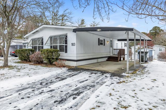 525-183 Riverleigh Avenue 183, Riverhead, NY 11901