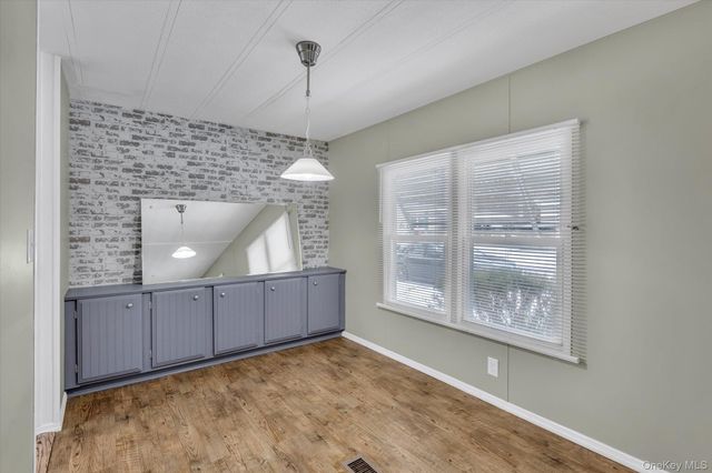 525-183 Riverleigh Avenue 183, Riverhead, NY 11901