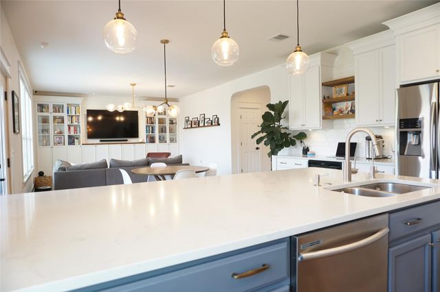 8604 Capitol View DR, Austin, TX 78747