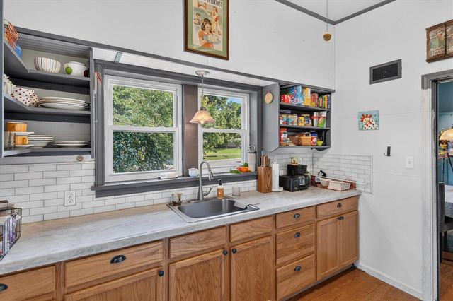 505 North Drive, Marshall, MI 49068
