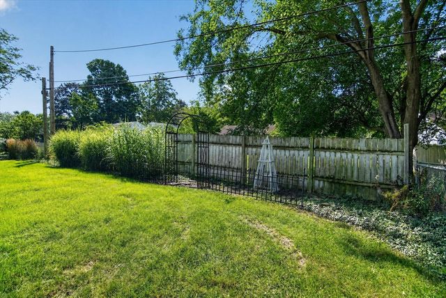 505 North Drive, Marshall, MI 49068