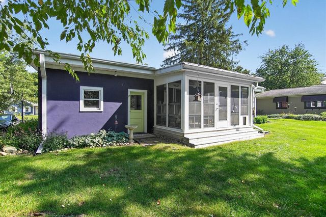 505 North Drive, Marshall, MI 49068