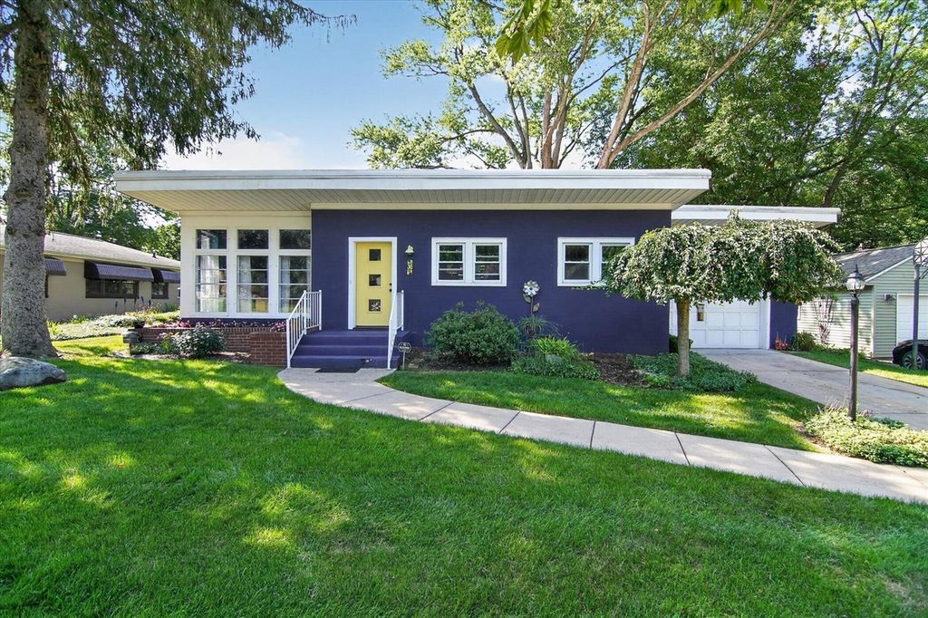 505 North Drive, Marshall, MI 49068