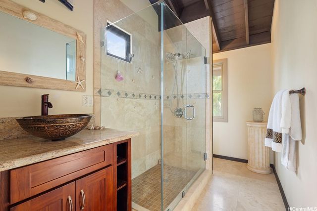 53-601 Kamehameha Highway, Hauula, HI 96717