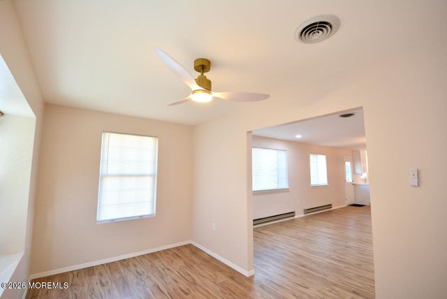 8 Abbey Lane, Manchester, NJ 08759