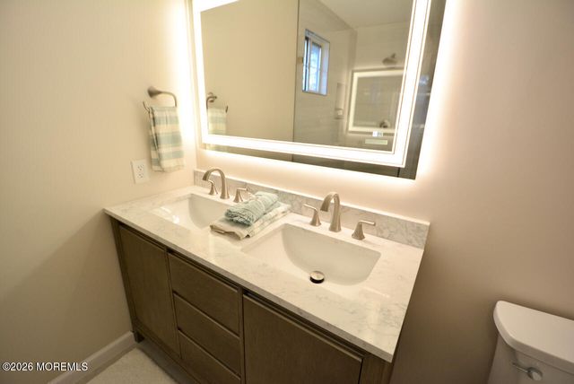 8 Abbey Lane, Manchester, NJ 08759