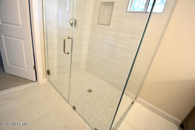 8 Abbey Lane, Manchester, NJ 08759