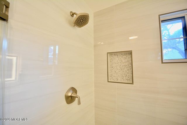 8 Abbey Lane, Manchester, NJ 08759