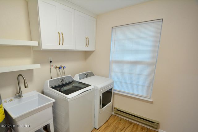 8 Abbey Lane, Manchester, NJ 08759