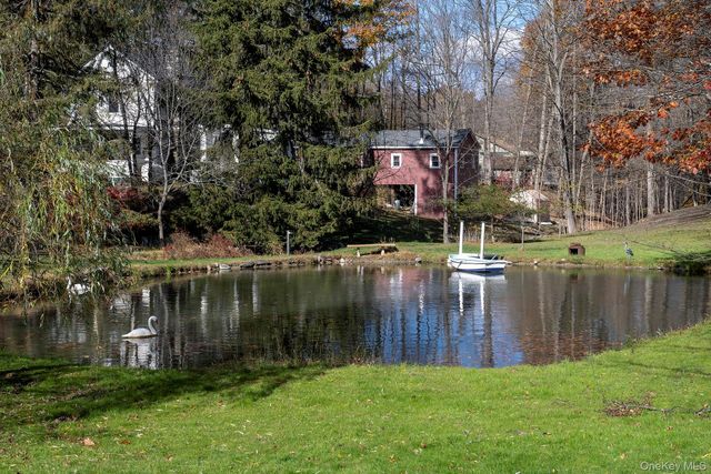 145 Drake Road, Pleasant Valley, NY 12569