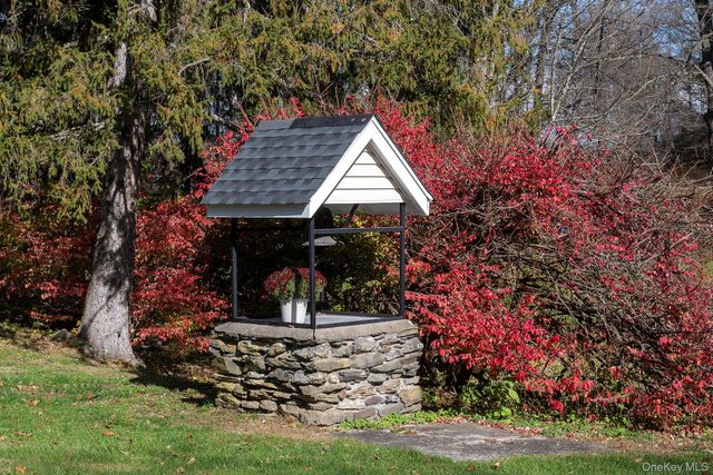 145 Drake Road, Pleasant Valley, NY 12569