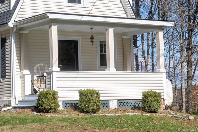 145 Drake Road, Pleasant Valley, NY 12569