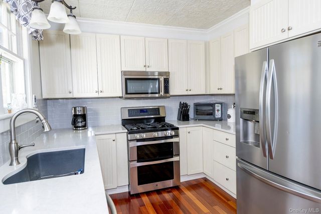 145 Drake Road, Pleasant Valley, NY 12569