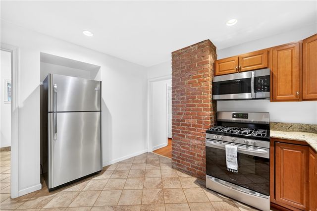 2518 Sample Rd, Hampton, PA 15101