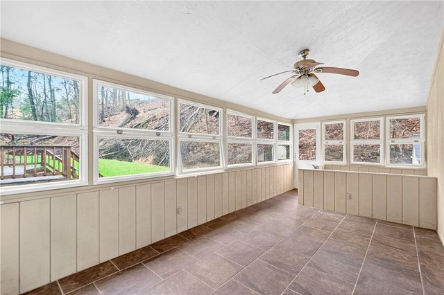 2518 Sample Rd, Hampton, PA 15101