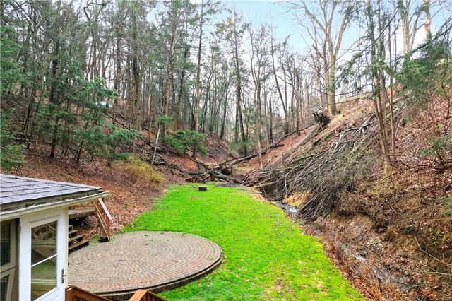 2518 Sample Rd, Hampton, PA 15101