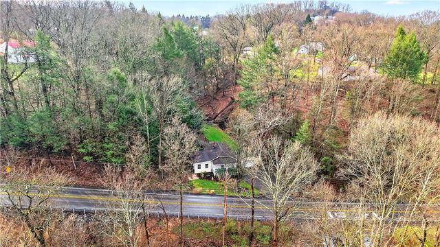 2518 Sample Rd, Hampton, PA 15101