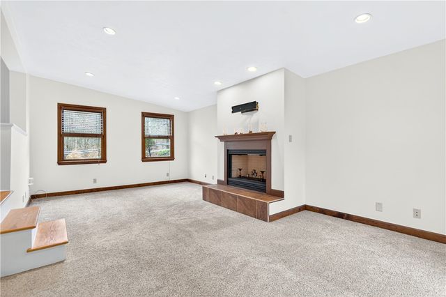 2518 Sample Rd, Hampton, PA 15101