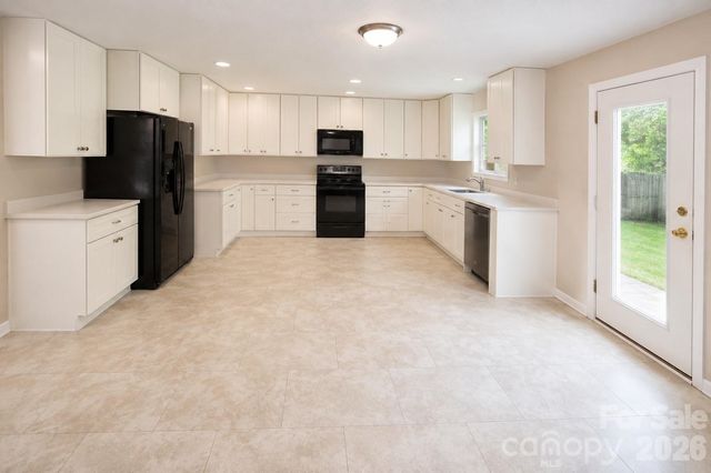1914 Treefrog Court, Charlotte, NC 28262