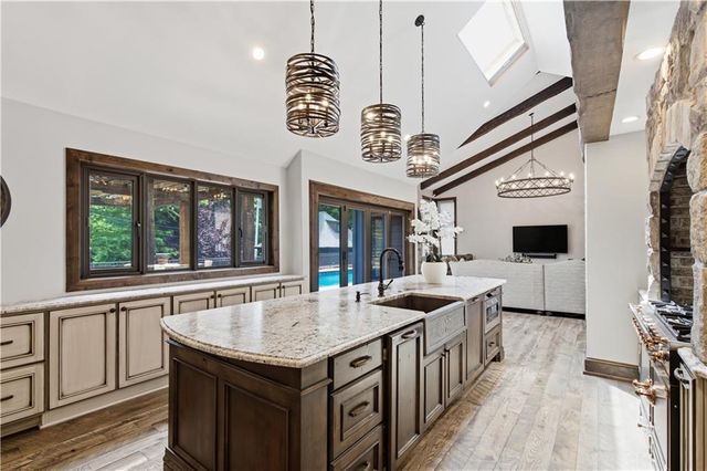 3505 SHAWNEE MISSION Parkway, Fairway, KS 66205