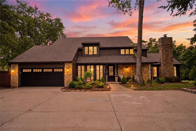 3505 SHAWNEE MISSION Parkway, Fairway, KS 66205