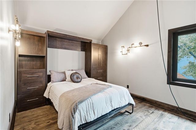 3505 SHAWNEE MISSION Parkway, Fairway, KS 66205