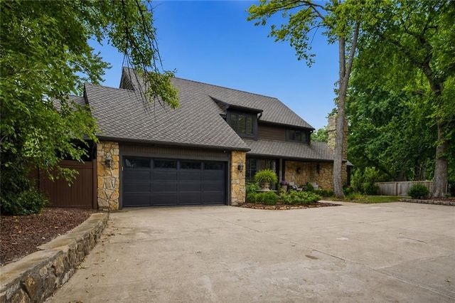 3505 SHAWNEE MISSION Parkway, Fairway, KS 66205