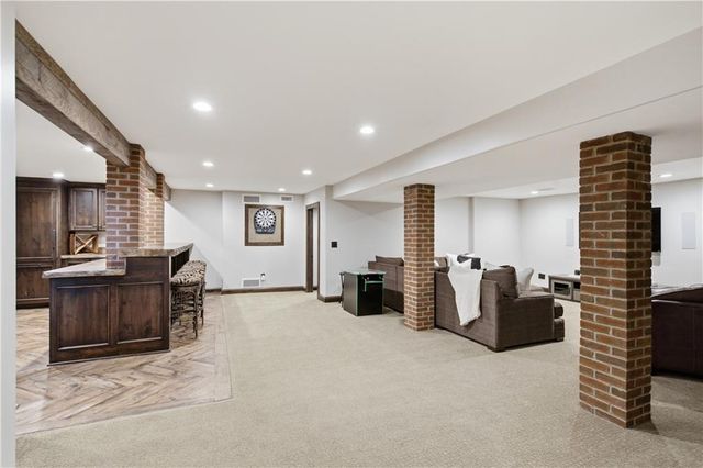 3505 SHAWNEE MISSION Parkway, Fairway, KS 66205