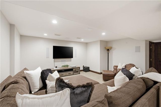 3505 SHAWNEE MISSION Parkway, Fairway, KS 66205