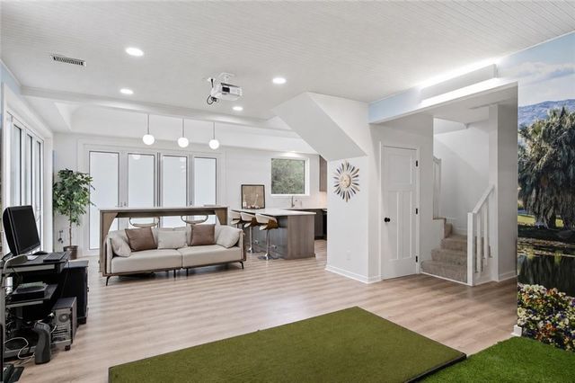 3505 SHAWNEE MISSION Parkway, Fairway, KS 66205