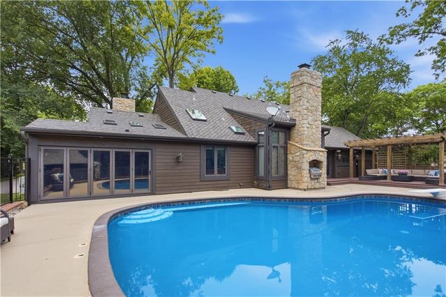 3505 SHAWNEE MISSION Parkway, Fairway, KS 66205