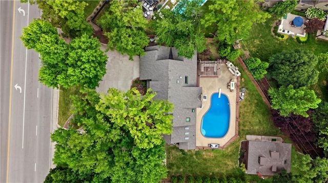 3505 SHAWNEE MISSION Parkway, Fairway, KS 66205