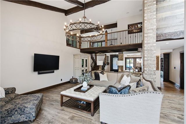 3505 SHAWNEE MISSION Parkway, Fairway, KS 66205