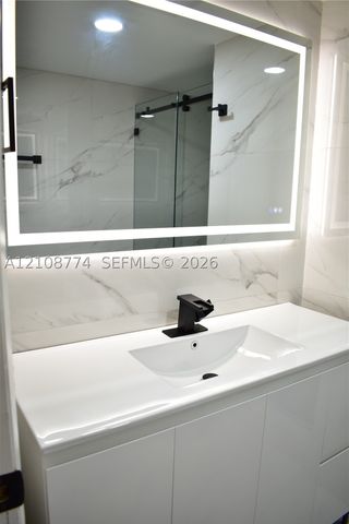 2780 N Pine Island Rd 211, Sunrise, FL 33322