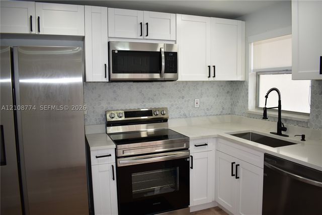 2780 N Pine Island Rd 211, Sunrise, FL 33322
