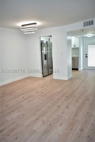 2780 N Pine Island Rd 211, Sunrise, FL 33322