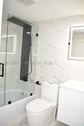 2780 N Pine Island Rd 211, Sunrise, FL 33322